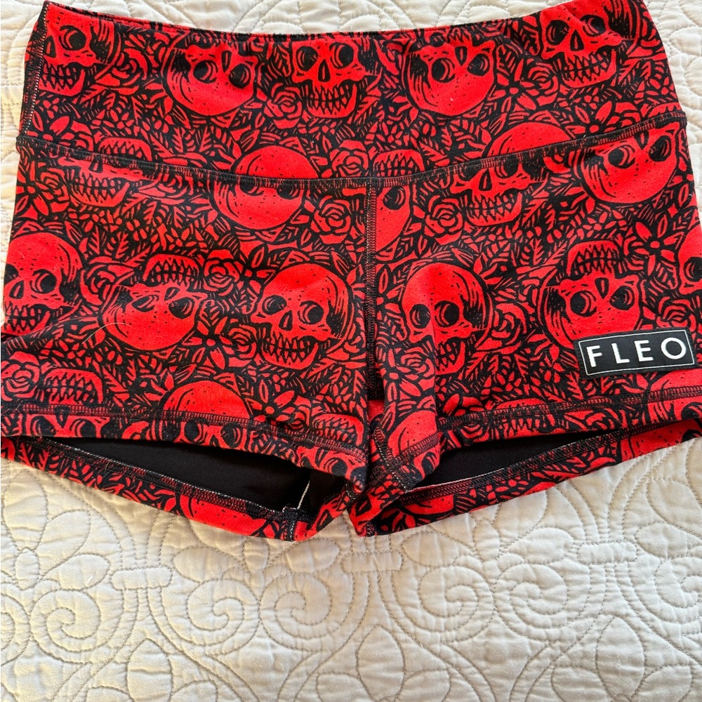FLEO Mi Amor Skull shorts size Medium